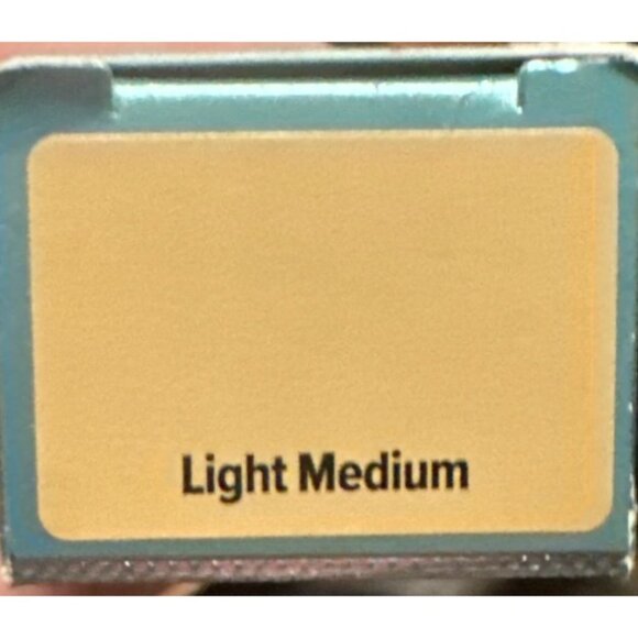 It Cosmetics CC+ Oil-Free Matte Light Medium Poreless Full Coverage Anti-Aging - Picture 2 of 2